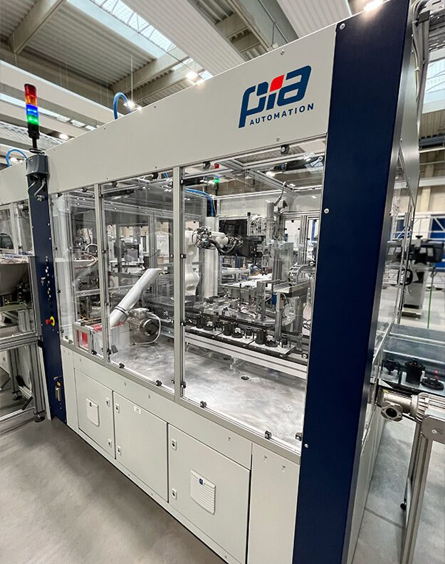 Automatisierter Montageprozess mit Feinpositionierung filigraner Bauteile und anschließendem kraft-weg-überwachten Fügen.